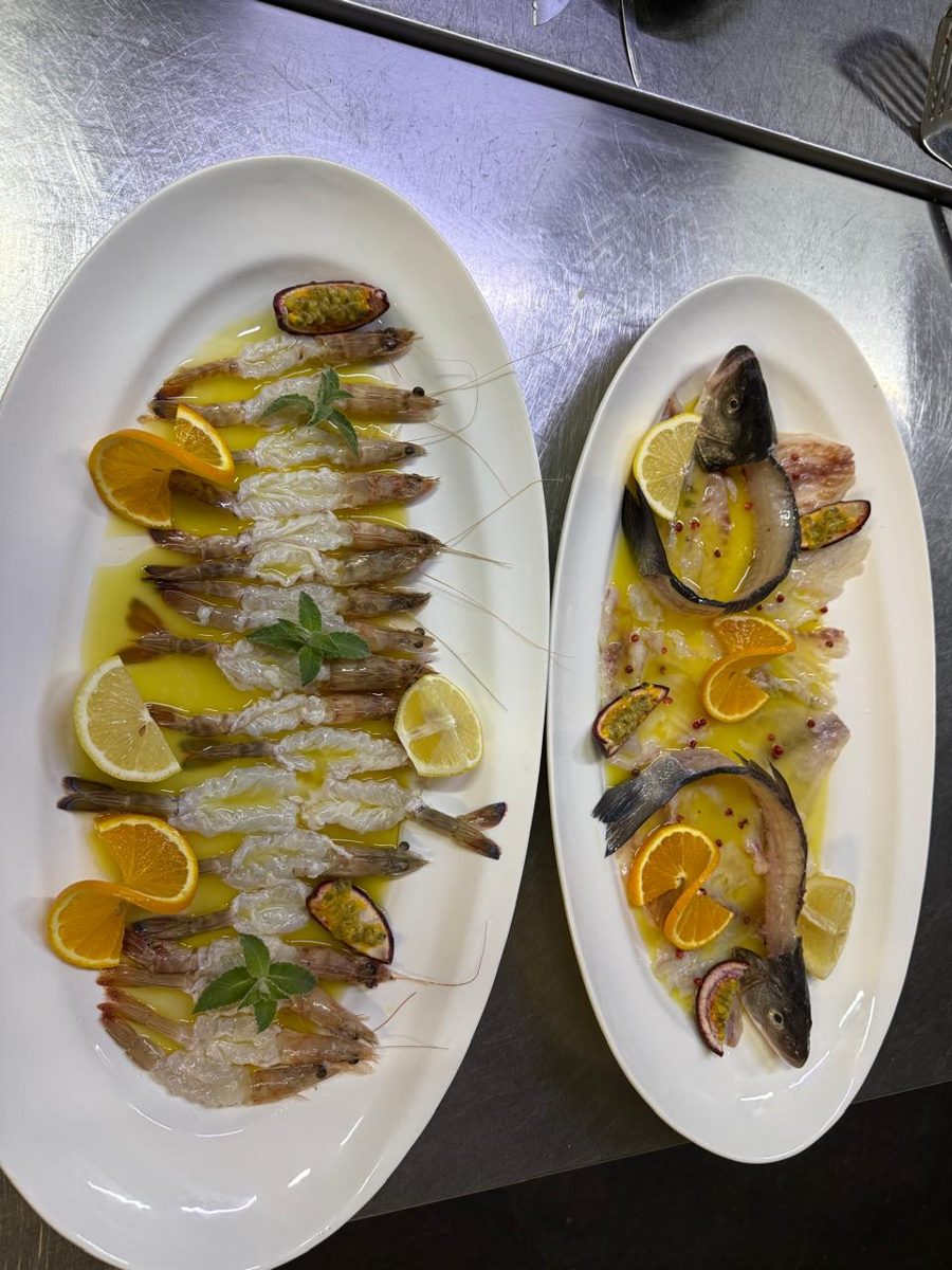 Prawns and mussels, ready to serve